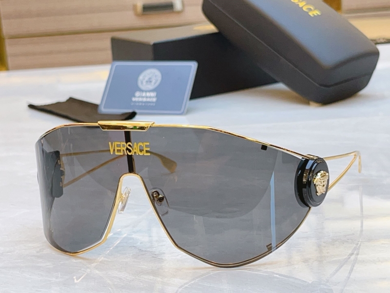 VERSACE