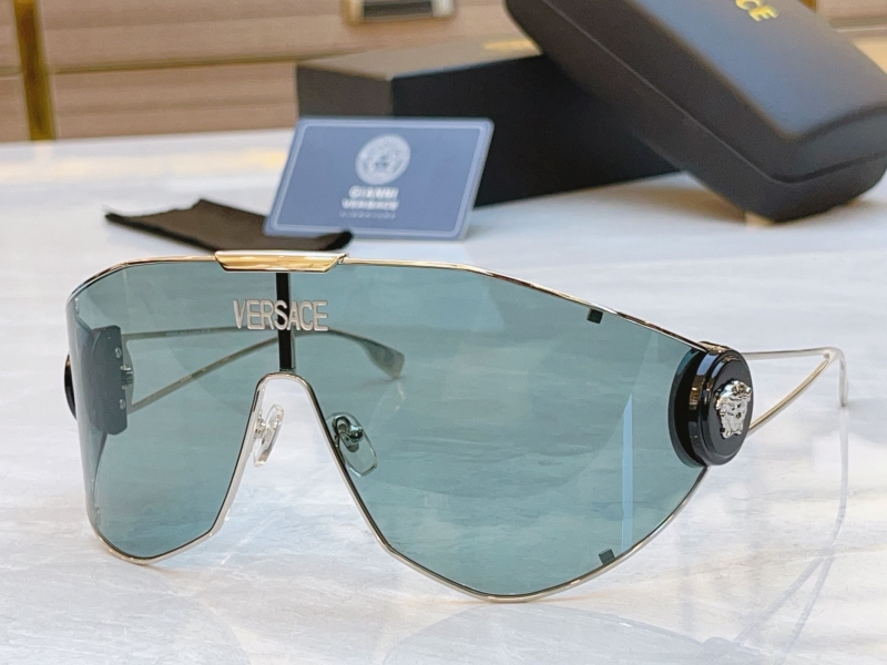 VERSACE